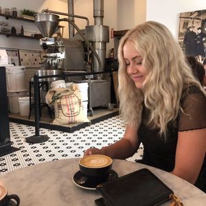 Meet your Posher, Emelie